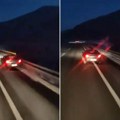 Užasan snimak sa auto-puta u Srbiji! Automobil grebe bankinu, pa se naglo vraća u traku (video)
