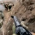 Kamera na telu ubijenog zabeležila smaknuće vojnika s rukama uvis (uznemirujući video)