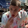 12 jagoda platio 5.000 dinara: Srpski jutjuber objavio šok snimak na mrežama, nema ni kilo u pakovanju
