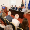 Knjiga "Kreće se lađa francuska", koja govori o francuskoj lađi i srpskoj deci, predstavljena na Krfu