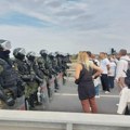 VIDEO: Okupljaju se građani kod Železničke stanice na skupu "Nas je ipak više" - potom se ide ka Klisi