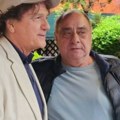 Pojavile se nove slike Zdravka Čolića, ona nosi kačket na glavi! Ljudi ne veruju: "Ko je ovo?"
