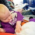 Jeziva drama u avionu! Beba ostala bez svesti posle sletanja, posada morala da je reanimira