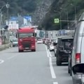 VIDEO Zbog mobilizacije: Rusi masovno idu u emigraciju, najtraženije destinacije Gruzija, Srbija i Jermenija