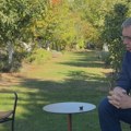 Vučić debatovao sa slikom Ilije Srdanovića i kamenom za kupus, "tema važna" - Nenad Čanak i Vojvodina