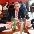 Vučević na sastanku sa mađarskim kolegom: "Saradnja izuzetno važna za očuvanje mira i stabilnosti"
