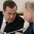 "Važna odluka za ceo svet" Medvedev: Putinova namera o kandidovanju na izborima ispravna