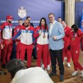 Vučić sa bokserima: Predsednik ugostio delegaciju Bokserskog saveza Srbije - "Hvala vam što ste decu vratili u sale"…