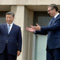 Xi Jinping i Vučić pozdravili građane okupljene ispred Palate Srbije
