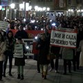 Prosvetni radnici i građani Ivanjice u šetnji podrške obrazovanju i studentima (VIDEO)