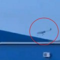(Video): Ukrajina gađala ruski aerodrom koji je domaćih Suhojima: Snimljen trenutak kada se dron zabija u zgradu, usledila je…