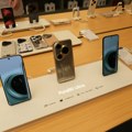 Huawei ponovo lider, Apple beleži rast