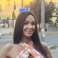 Pometnja na Dedinju zbog nove učesnice "elite 9": Atraktivnoj brineti svirali iz automobila: "Bila sam 6 meseci na pašteti da…
