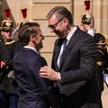 Makron dočekao Vučića ispred Jelisejske palate