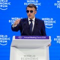 "Tigrovo oko" Emanuela Makrona: Ovo je razlog zašto francuski predsednik drži govor u Davosu noseći naočare za sunce