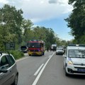 Horor kod Čačka, vozač živ izgoreo: Automobil se zapalio nasred puta, vatrogasci izvlače telo! (foto)