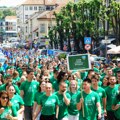 Loznicu "osvojili" maturanti: Održan sedmi defile "Učim, znam – vredim" (foto)