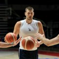 Jokić ne liči na sebe! Dobio kapitensku traku, a njegova pojava sve je iznenadila (foto)