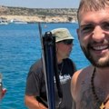 Veljko napustio Srbiju sa sinovima i Bogdanom: Odveo Željka na čamac, pa pokazao šta su ulovili