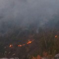 Veliki požar iznad Sarajeva: Vatrogasci na terenu, dim prekrio grad