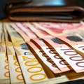 Prosečna plata prešla 121.000 dinara! Evo koliko su u julu zarađivali građani Srbije