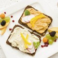 Kremasti namaz od pečenih paprika i feta sira