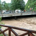 Nabujala Sava nosi sve pred sobom: Ugašene sve hidrocentrale, vodostaji reka i dalje rastu u Sloveniji (video)