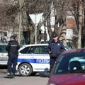 Hapšenje u Leskovcu! Muškarac bacio petardu iz automobila, došlo do eksplozije! Povređen pešak