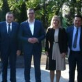 Oglasio se Vučić Objavio fotografiju sa početka sastanka sa državnim vrhom Republike Srpske