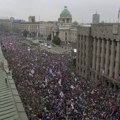 Plato ispred Narodne skupštine ispunjen demonstrantima, dalji program na Slaviji