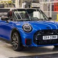 Tramp smanjio carinu za vozila proizvedena u Velikoj Britaniji na 10 odsto, ali samo za 100.000 automobila
