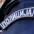 Učenica niške škole izašla kroz prozor pa se popela na krov, reagovali vatrogasci, hitna i policija