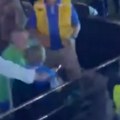 Fudbaler kojeg je šeik bičevao stigao kod Mitrovića i Sergeja u najluđem transferu svih vremena