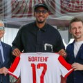 Čuveni Žerom Boateng u Crvenoj zvezdi: Marko Marin mu uručio dres kraj pehara Lige šampiona