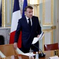Jelisejska palata: Makron će u narednih 48 sati imenovati novog premijera