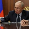Vladimir Putin i Dan pobede: Smanjena parada, oslabljeni predsednik?