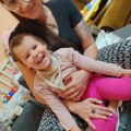 Mala Hristina vodi bitku za svaki novi korak: Za lečenje devojčice iz Zaječara potrebno 640.000 dinara mesečno