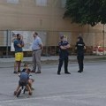 Policija sprečava projekciju filma „Tura do Strazbura“ u centru Sremskih Karlovaca