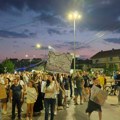Studenti i građani poručili na protestu u Nišu: „Nije pruga vrednija od ljudskih života“