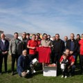 Pet pirotskih klubova dobilo sportsku opremu: Gašić sa saradnicima posetio Pirot