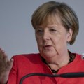 Nemačka od 2021. platila 55.000 evra za frizuru i kozmetiku Angele Merkel, šminka i frizura za Šolca mesečno -3.100 evra