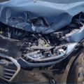 Jezivo: Čeoni sudar iz suprotnog smera – automobil se zapalio (VIDEO)