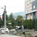 KFOR se povukao sa položaja kod zgrade opštine Leposavić