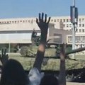 Ovo su Vučić i policija hteli da spreče: Vojnici pozdravili studente (video)
