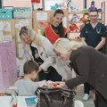 DAN DOBROTE U OKVIRU DEČJE NEDELJE: Poseta malim pacijentima u pirotskoj bolnici