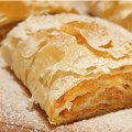 Nepogrešiv recept za bundevaru koja miriše na jesen! Slatka, mirisna i nestaje iz tepsije za tren