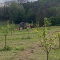 Glumac (44) zasadio 2.550 stabiljka šljiva, razvio biznis na selu i zgrće ozbiljnu lovu: "Prolećno održavanje šljivika" (video)…