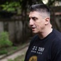 I Kristijan Golubović čeka u redu kako bi celivao pojas Presvete Bogorodice! Nastala fotka sa lica mesta, od Kristine ni traga…