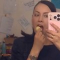 Puna joj usta, a prepustila se profesionalcu: Mirka Vasiljević se ovako sprema za snimanje: "Vreme za užinu", nikad više nije…
