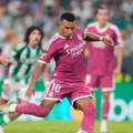 Mbape bez trofeja, ali preporučuje sebe za Zlatnu loptu: Uvek mislim da sam najbolji igrač na svetu